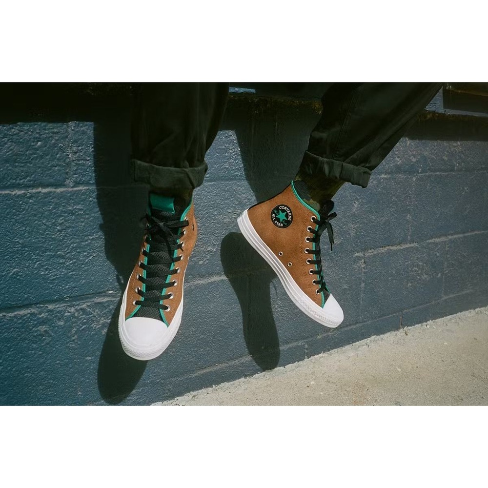 Converse Chuck Taylor All Star High Tops in Dark Soba, Sz 11.5